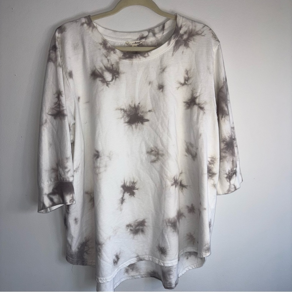 Jane and Delancey Long Sleeve Tie-Dye Top - Gray and White